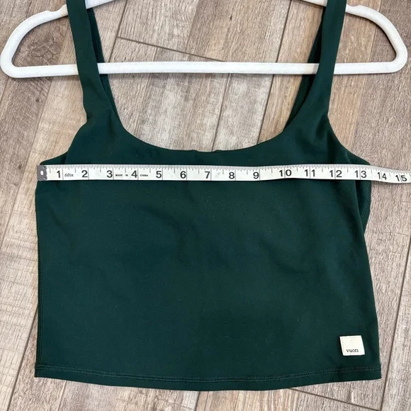 Vuori Daily Crop tank top - Picture 4 of 5